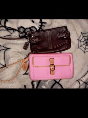 Vintage coach wristlet bundle (2)